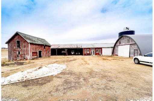 6796 Breunig Road, Mazomanie, WI 53560