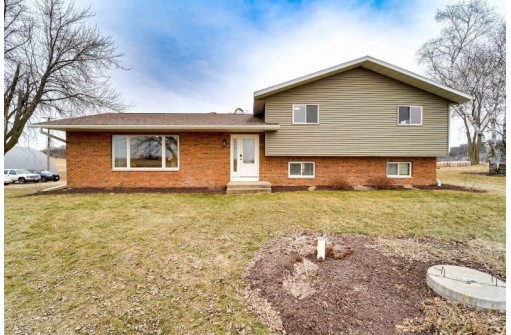 6796 Breunig Road, Mazomanie, WI 53560