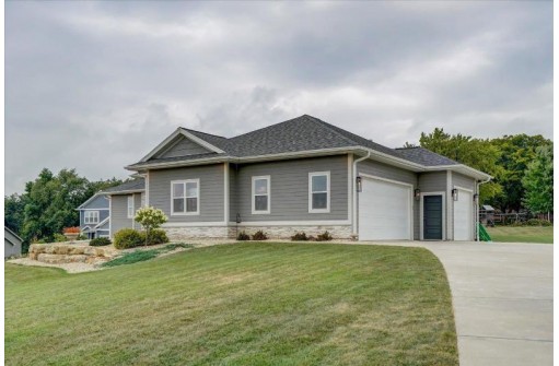 3078 Parker Pass, Sun Prairie, WI 53590