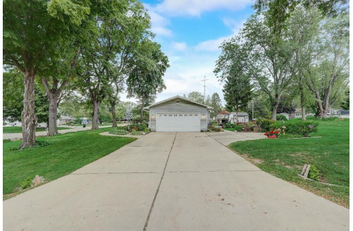 1230 Hillebrand Drive, Jefferson, WI 53549