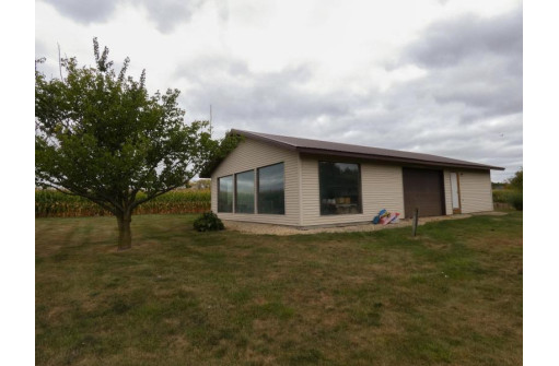 15186 Shemak Road, Muscoda, WI 53573