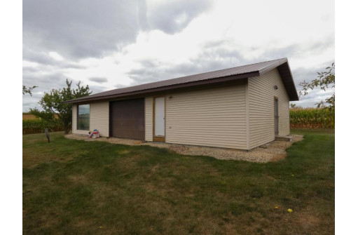 15186 Shemak Road, Muscoda, WI 53573