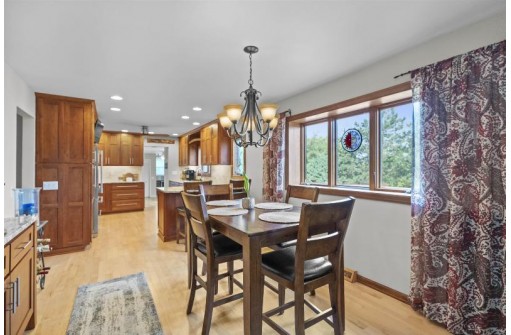 802 Forest View Drive, Verona, WI 53593