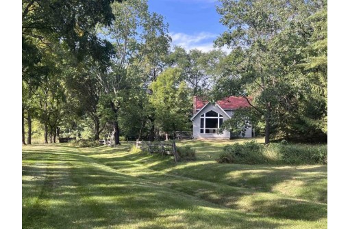 26421 Steamboat Hollow Lane, Richland Center, WI 53581