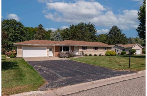 819 Meadow Lane, Wisconsin Dells, WI 53965