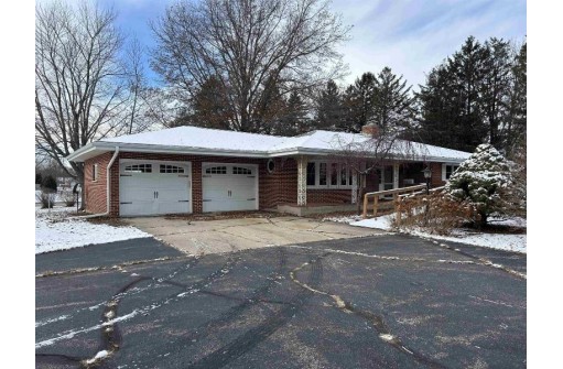 726 Rockshire Drive, Janesville, WI 53546