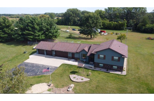 W11999 County Road D, Columbus, WI 53925