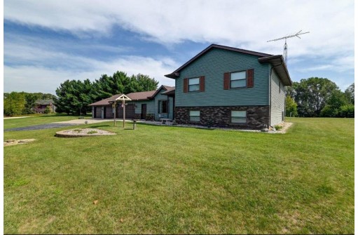 W11999 County Road D, Columbus, WI 53925