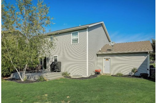 1000 Badger Drive, Lake Mills, WI 53551