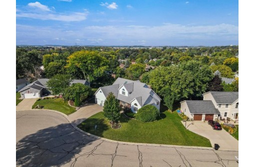 412 Stoneridge Terrace, DeForest, WI 53532