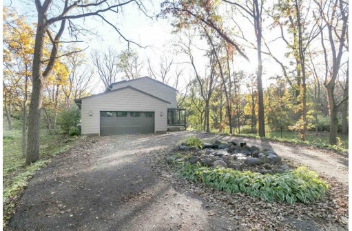 1343 Hobby Horse Road, Oregon, WI 53575