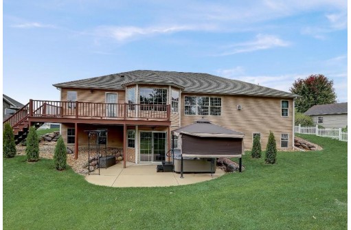 N6809 Canter Court, Lake Mills, WI 53551