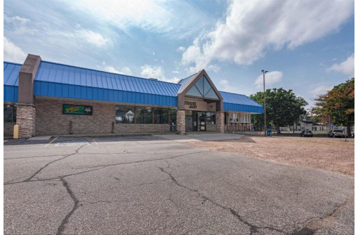 802 Broadway, Wisconsin Dells, WI 53965