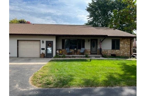 713 W Lincoln Street, Waupun, WI 53963