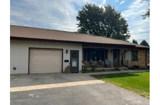 713 W Lincoln Street, Waupun, WI 53963