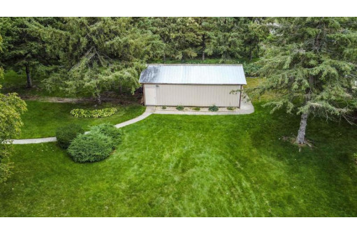 1300 Lake Kegonsa Road, Stoughton, WI 53589