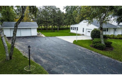 1300 Lake Kegonsa Road, Stoughton, WI 53589