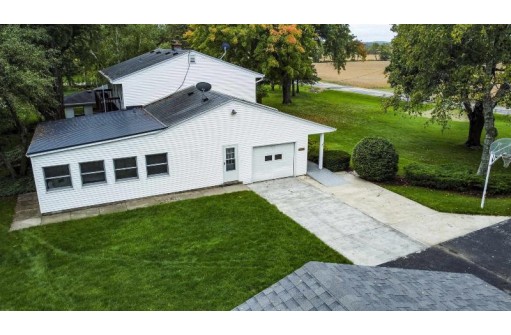 1300 Lake Kegonsa Road, Stoughton, WI 53589