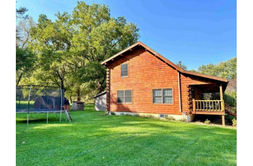 62093 Mill Coulee Road, Prairie Du Chien, WI 53821