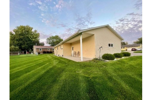 437 Washington Street, Monticello, WI 53570