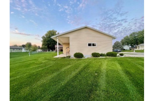 437 Washington Street, Monticello, WI 53570