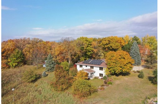 N6781 Donlin Drive, Pardeeville, WI 53954