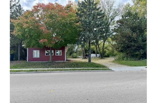 112 N Madison Street, Waunakee, WI 53597-1044