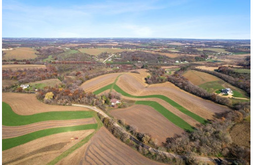 N8250 Marty Road, New Glarus, WI 53574