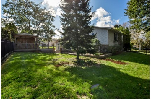 5702 Bellows Circle, Madison, WI 53716