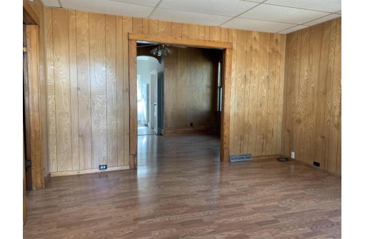 114 W Wisconsin Street, Prairie Du Chien, WI 53821-0000