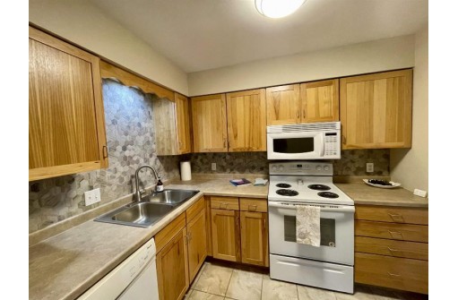 1658 Norman Way 3, Madison, WI 53705