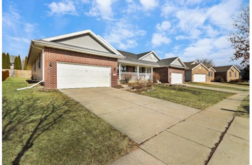 334 Blackberry Lane, DeForest, WI 53532