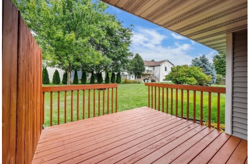 334 Blackberry Lane, DeForest, WI 53532