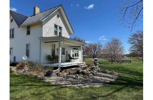 974 County Road B, Cambridge, WI 53523