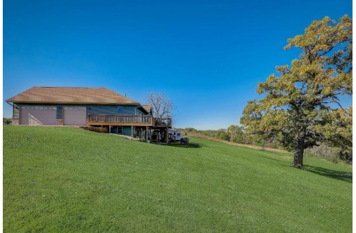 8720 W Moscow Road, Blanchardville, WI 53516
