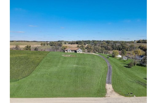 8720 W Moscow Road, Blanchardville, WI 53516