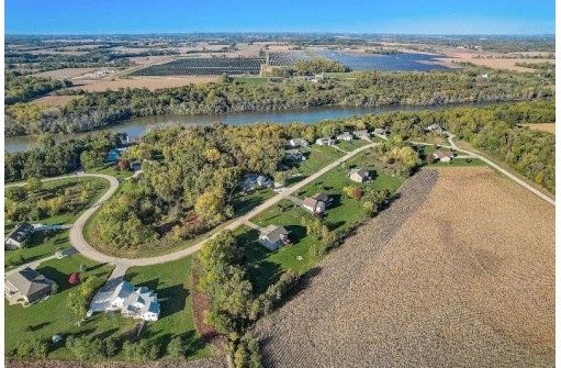 8684 N Stone Farm Road, Edgerton, WI 53534