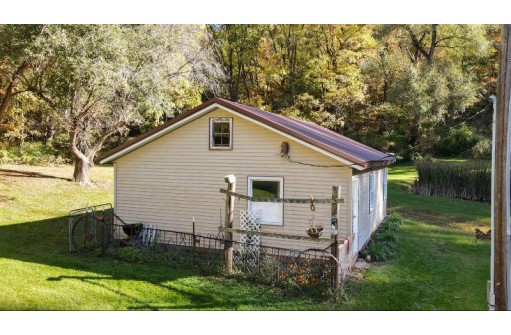 28005 Crestview Drive, Richland Center, WI 53581