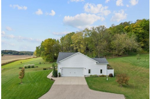 10265 County Road Kp, Mazomanie, WI 53560