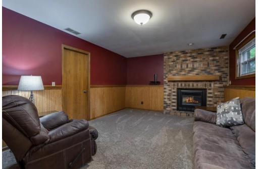 3800 Sunny Wood Drive, DeForest, WI 53532