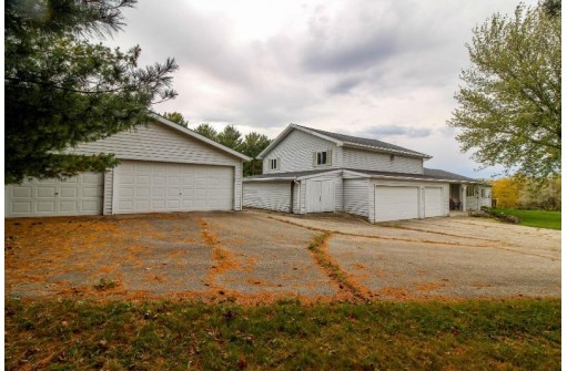 W7579 Koshkonong Lake Road, Fort Atkinson, WI 53538