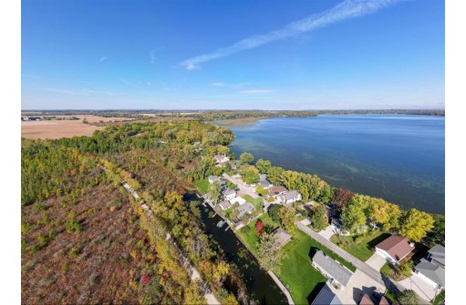 W8147 Elm Point Road, Lake Mills, WI 53551