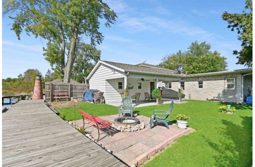 W8147 Elm Point Road, Lake Mills, WI 53551