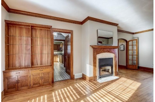 825 South Shore Drive, Madison, WI 53715