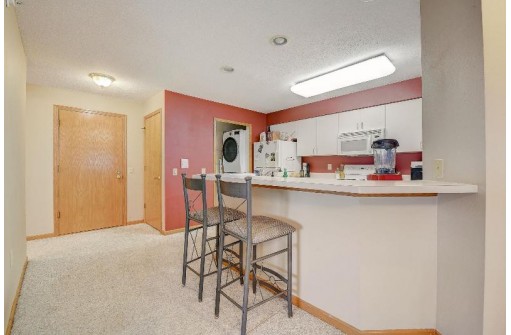 7203 Mid Town Road 307, Madison, WI 53719
