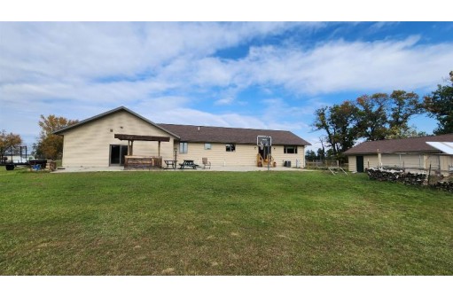 W3221 Highway 82 East, Mauston, WI 53948