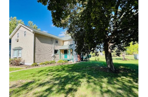 523 / 523 1/2 Tremont Street, Mauston, WI 53948