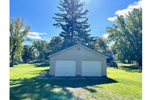 523 / 523 1/2 Tremont Street, Mauston, WI 53948