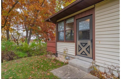 1128 Saddle Ridge, Portage, WI 53901