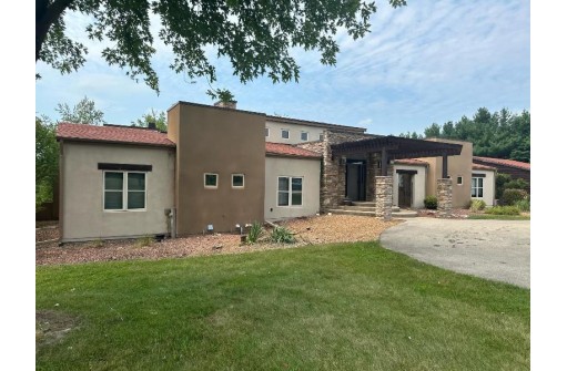 W5614 Sunset Hills Lane, Monroe, WI 53566-3742